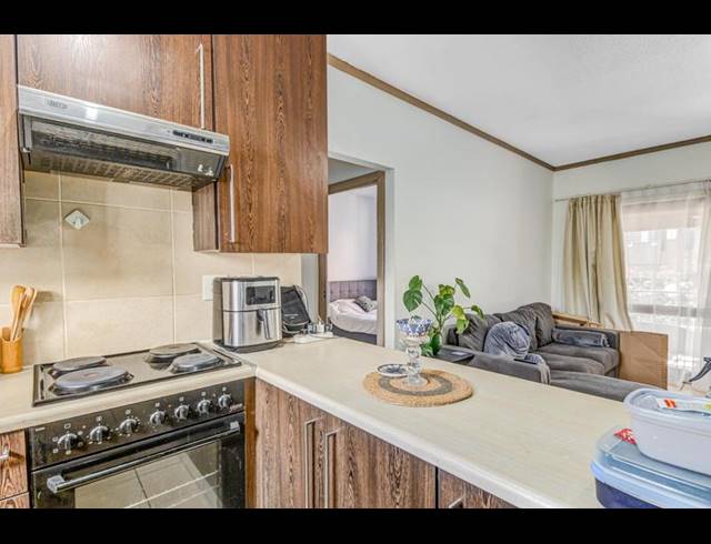 1 BEDROOM APARTMENT FOR SALE IN LONEHILL